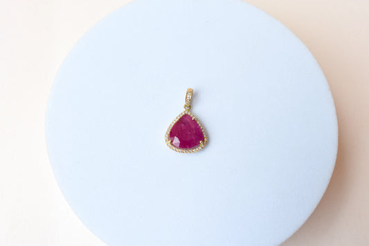 18K gold pendant with rose-cut ruby and diamond halo