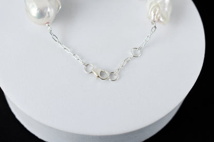 Smoky quartz and baroque pearl bracelet with bezel-set stones in 925 silver
