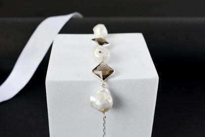 Smoky quartz and baroque pearl bracelet with bezel-set stones in 925 silver