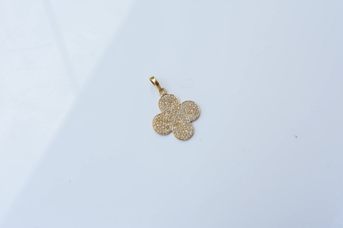 18K gold diamond pavé clover pendant