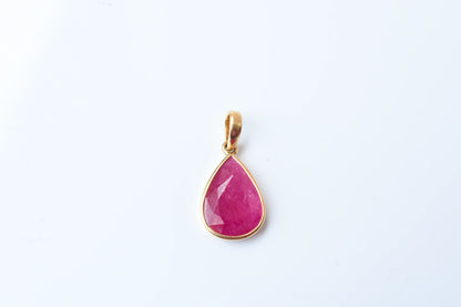 18K gold pendant with bezel-set rose-cut pear ruby