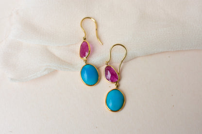 18K gold earrings with a rose quartz gemstone