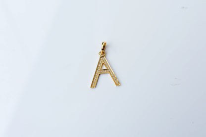 18K gold pendant with diamond pavé letter A