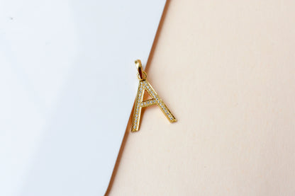 18K gold pendant with diamond pavé letter A