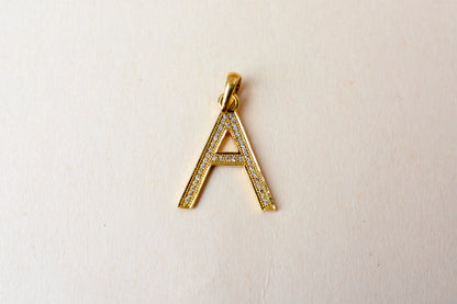 18K gold pendant with diamond pavé letter A