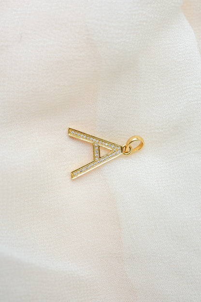 18K gold pendant with diamond pavé letter A