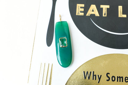 18K gold pendant with elongated green onyx slab and accent stone