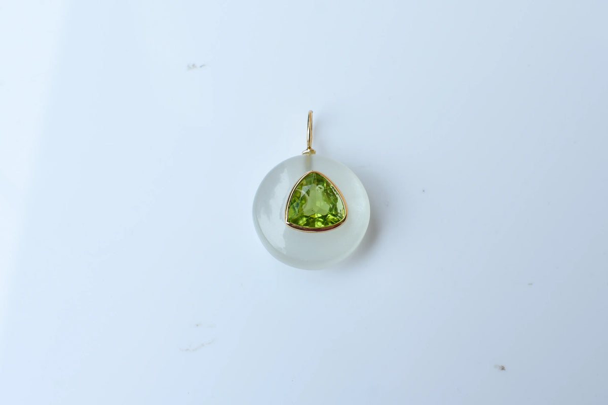 18K gold pendant with diamond pavé bitten apple design