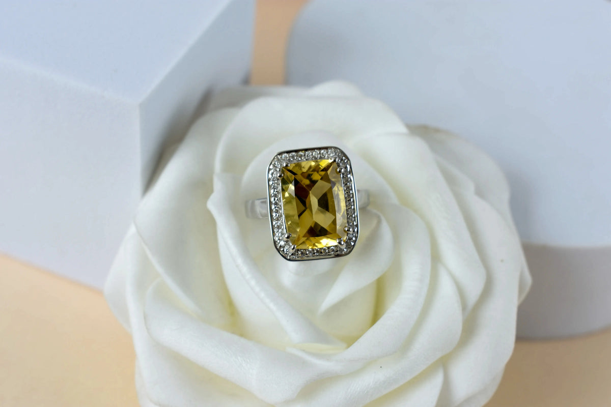 Citrine emerald-cut halo ring in 925 silver