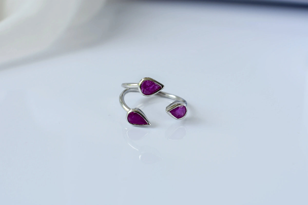 Ruby pear-cut open ring in 925 silver