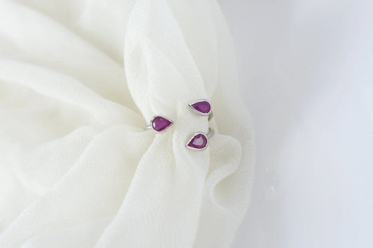Ruby pear-cut open ring in 925 silver