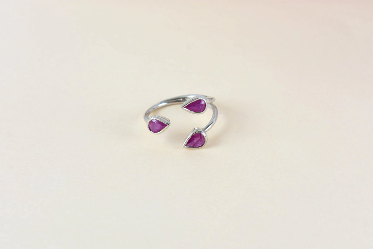 Ruby pear-cut open ring in 925 silver