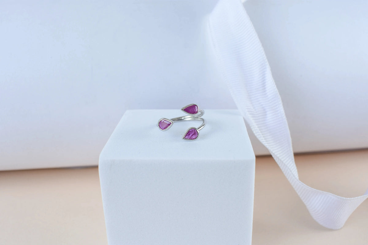 Ruby pear-cut open ring in 925 silver