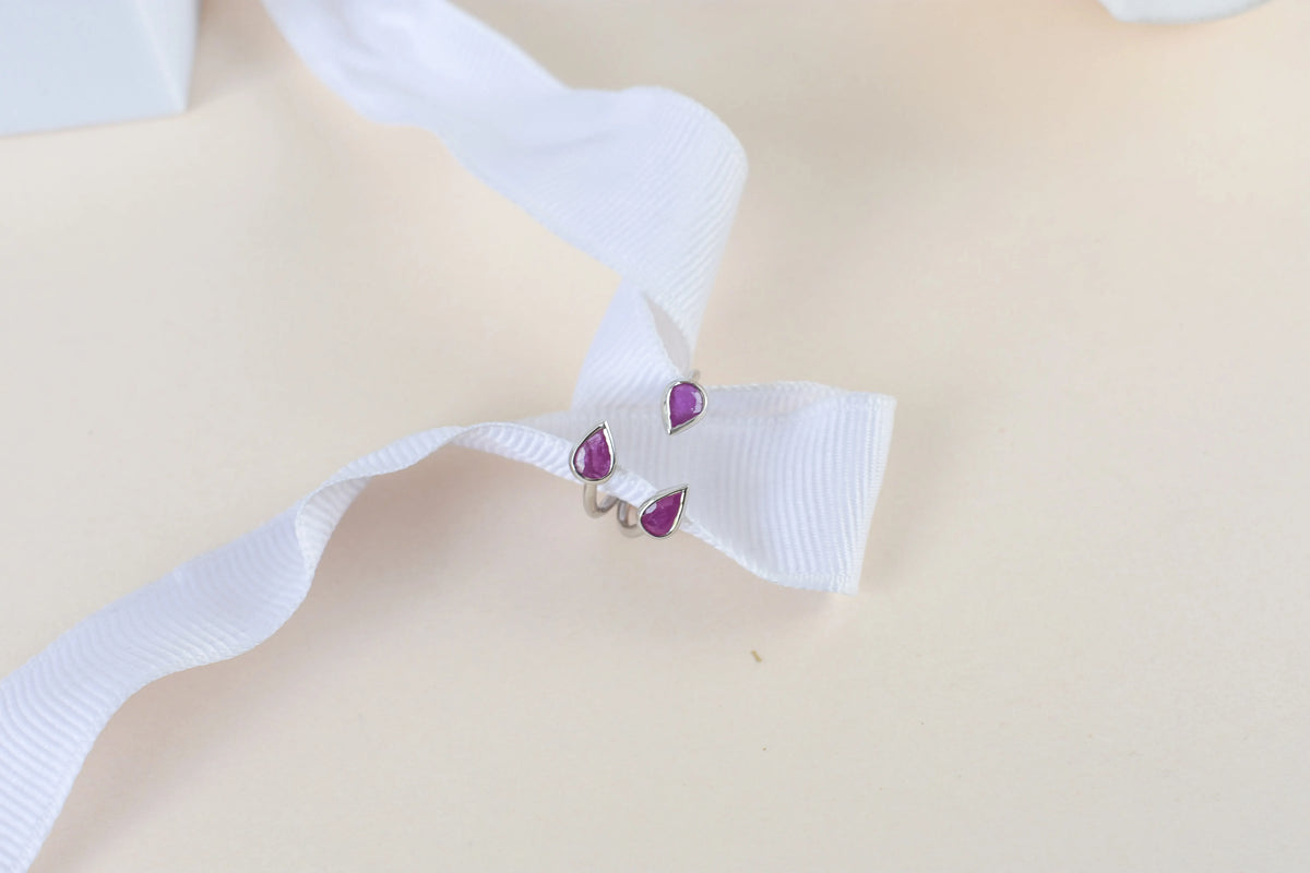 Ruby pear-cut open ring in 925 silver