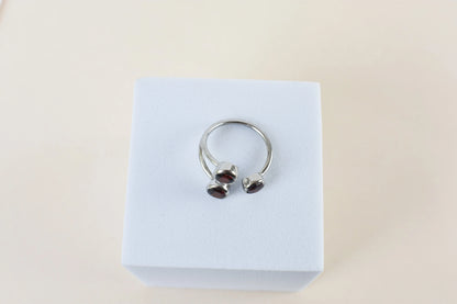Garnet three-stone open ring in 925 silver