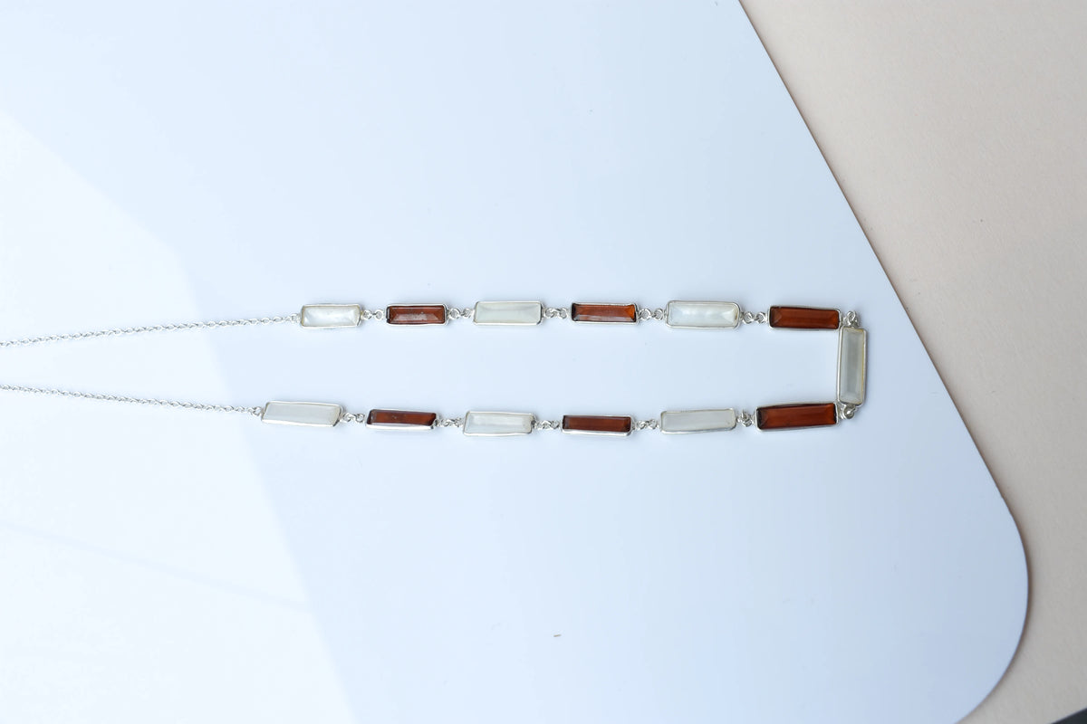 Hessonite Mother of Pearl Necklace in 925 Silver | Station Design