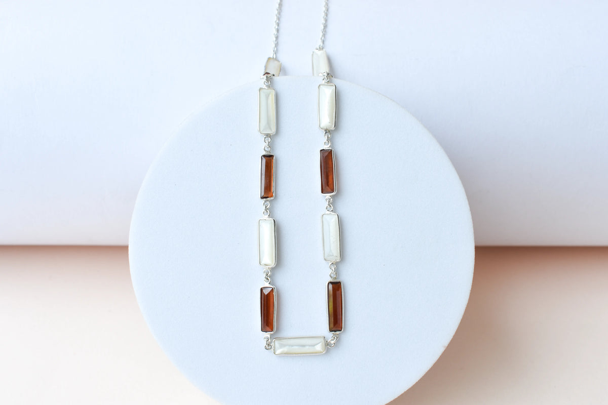 Hessonite Mother of Pearl Necklace in 925 Silver | Station Design