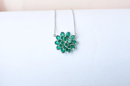 Green Onyx Flower Pendant Necklace in Silver