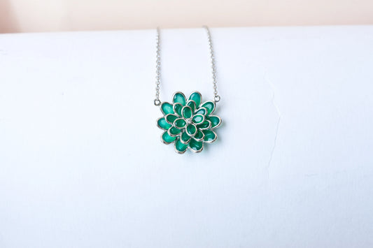 Green Onyx Flower Pendant Necklace in Silver
