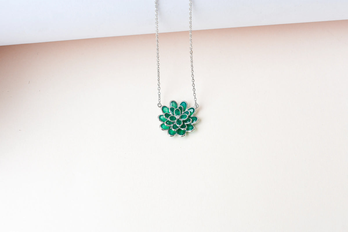 Green Onyx Flower Pendant Necklace in Silver