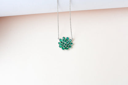 Green Onyx Flower Pendant Necklace in Silver