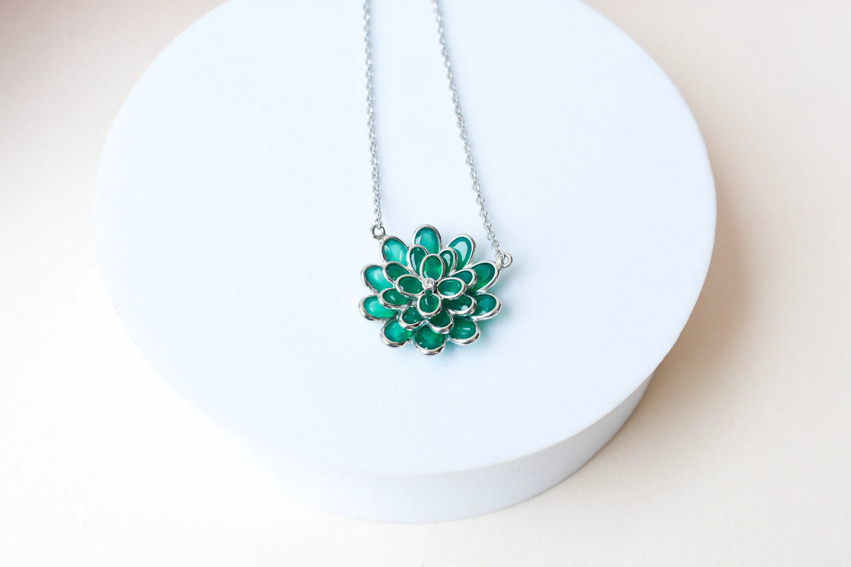 Green Onyx Flower Pendant Necklace in Silver