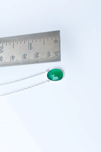 Green Onyx Pendant Necklace in Silver | Oval Solitaire