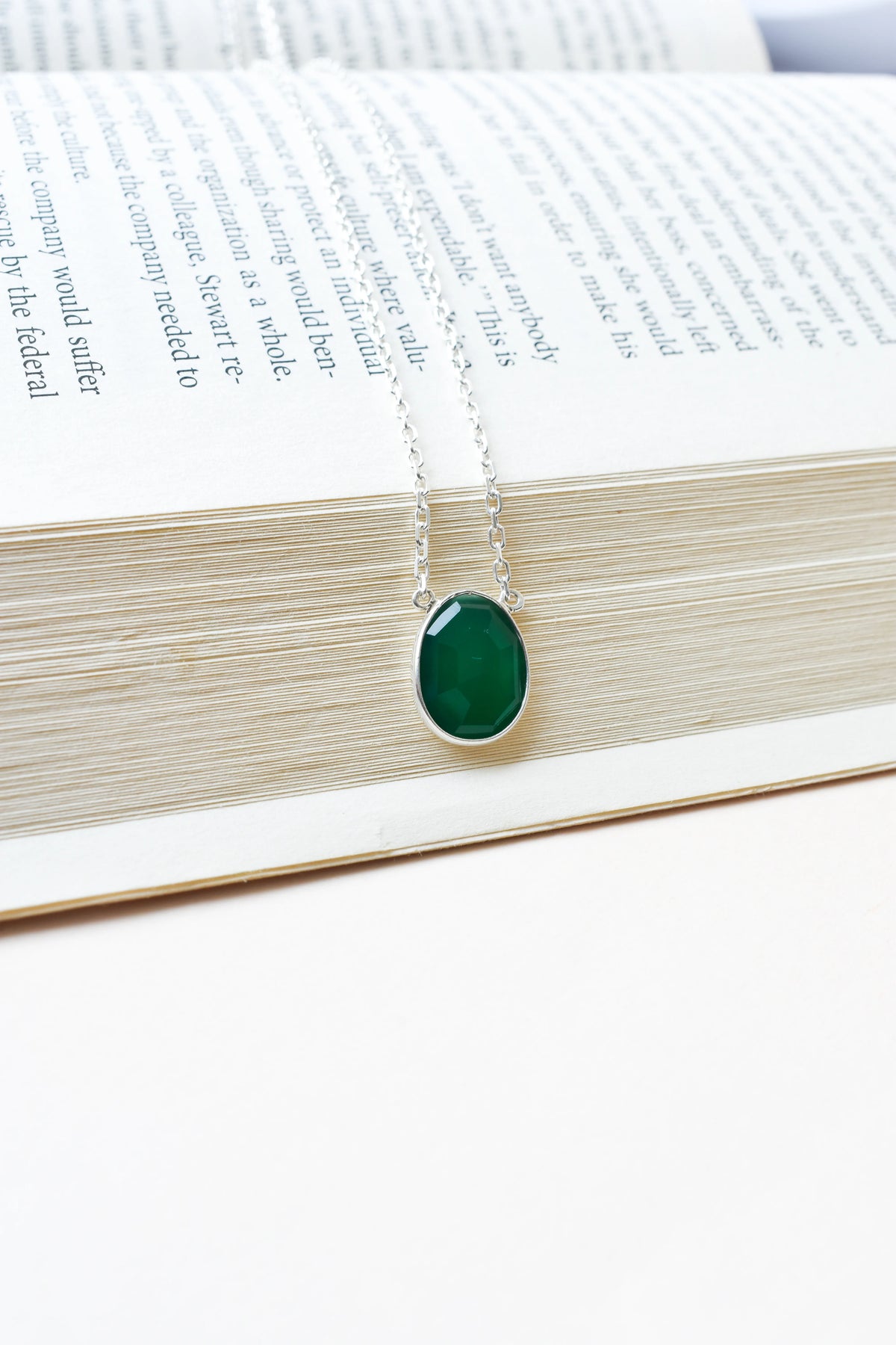 Green Onyx Pendant Necklace in Silver | Oval Solitaire