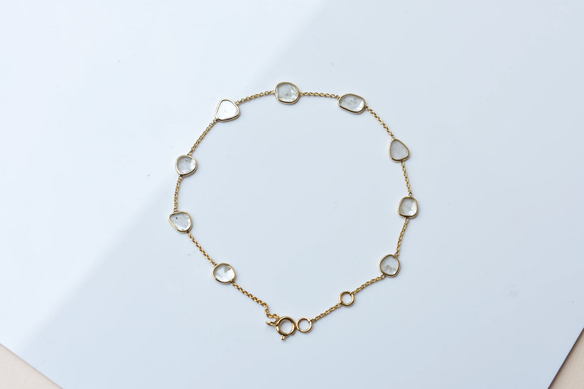 18K gold bracelet with uncut polki diamond slices set by the yard