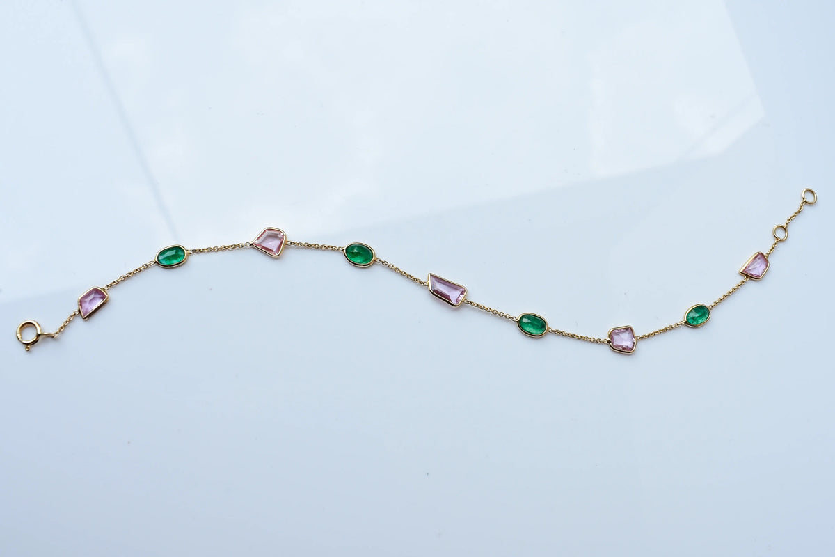18K gold bracelet with emerald and pink sapphire stations