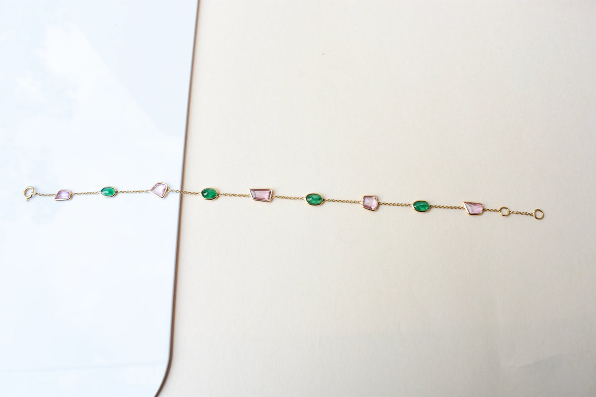 18K gold bracelet with emerald and pink sapphire stations