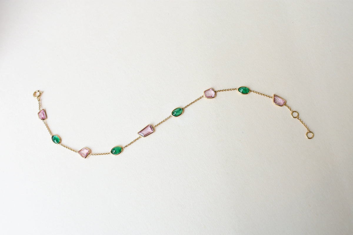 18K gold bracelet with emerald and pink sapphire stations