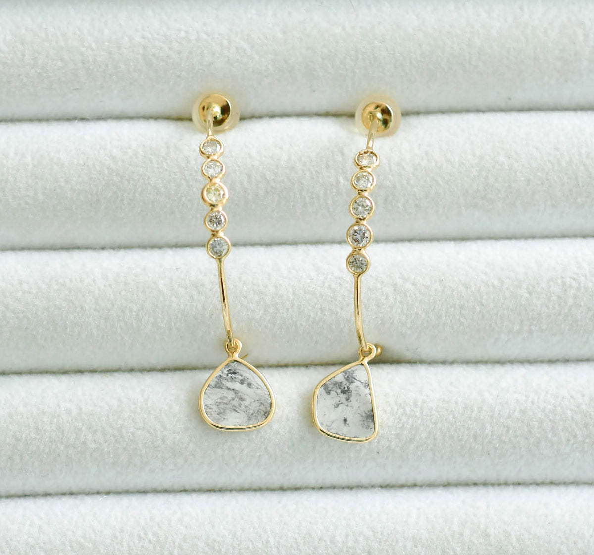 18K gold hoop earrings with diamond and diamond polki accents