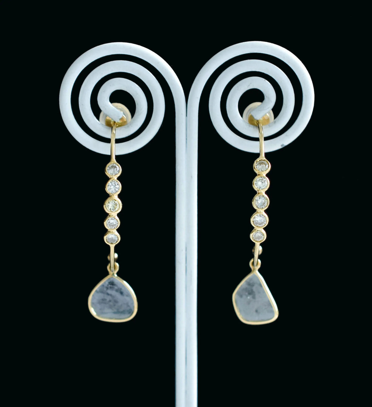 18K gold hoop earrings with diamond and diamond polki accents