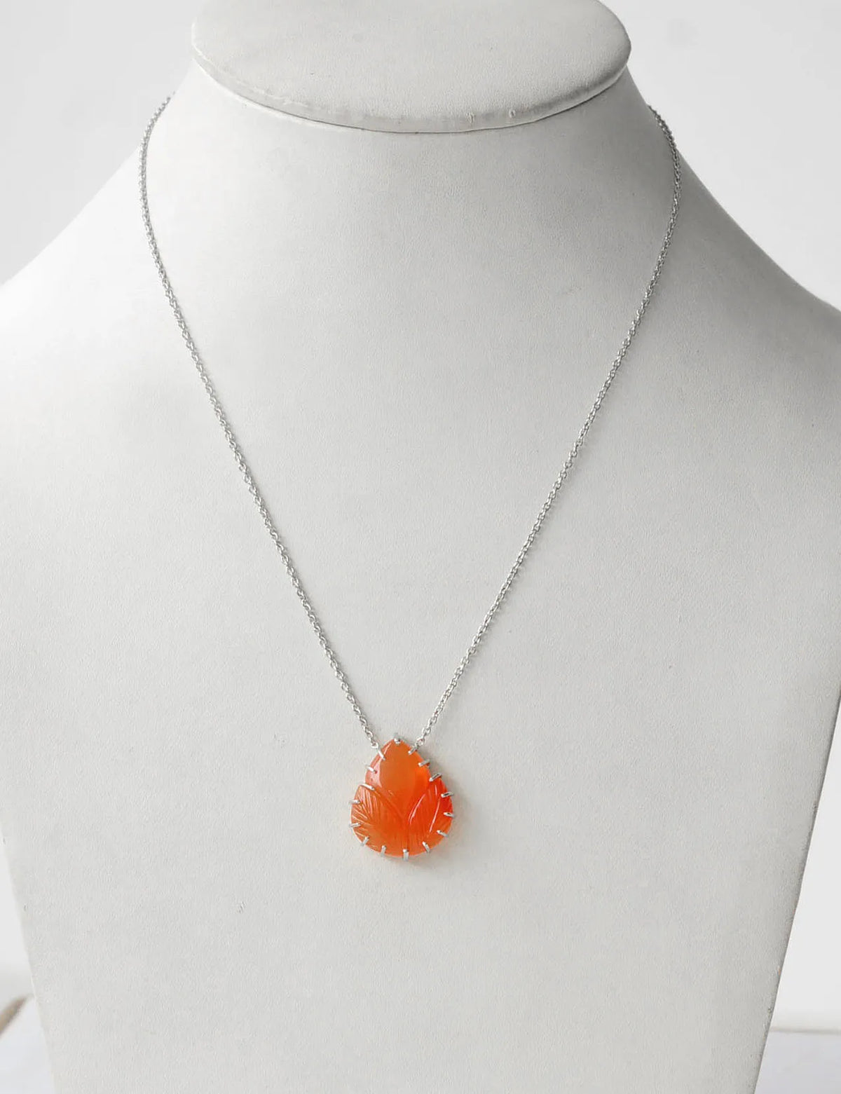 Natural Carved Carnelian Leaf Pendant Necklace in Silver – Handmade Statement Gemstone Jewelry