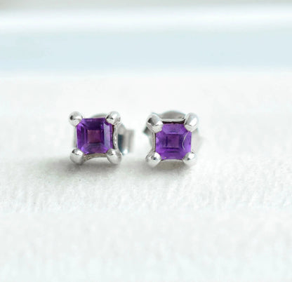 Square-Cut Amethyst Stud Earrings in 925 Silver – Modern Everyday Gemstone Jewelry