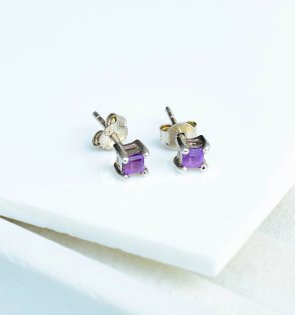 Square-Cut Amethyst Stud Earrings in 925 Silver – Modern Everyday Gemstone Jewelry