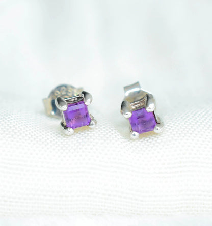 Square-Cut Amethyst Stud Earrings in 925 Silver – Modern Everyday Gemstone Jewelry