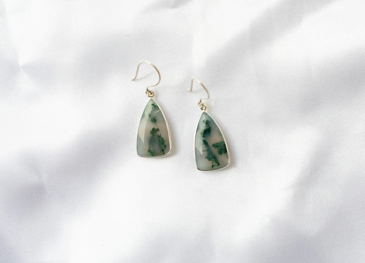 Moss Agate Drop Earrings in 925 Silver – Handmade Nature-Inspired Gemstone Jewelry