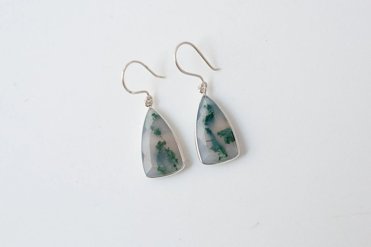 Moss Agate Drop Earrings in 925 Silver – Handmade Nature-Inspired Gemstone Jewelry