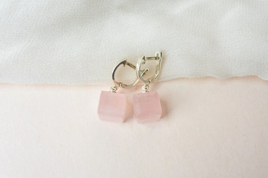 Rose Quartz Huggie Drop Earrings in 925 Silver – Handmade Everyday Gemstone Jewelry