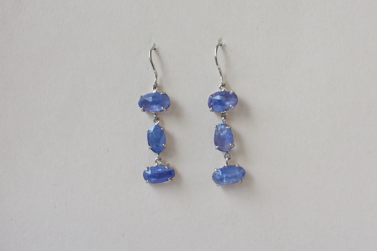 Tanzanite Graduated Drop Earrings in 925 Silver – Handmade Statement Gemstone Jewelry