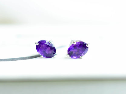 Oval-Cut Amethyst Solitaire Stud Earrings in 925 Silver – Classic Everyday Fine Jewelry