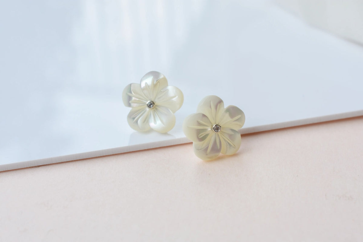 Carved Mother of Pearl Flower Stud Earrings in 925 Silver – Handmade Everyday Jewelry