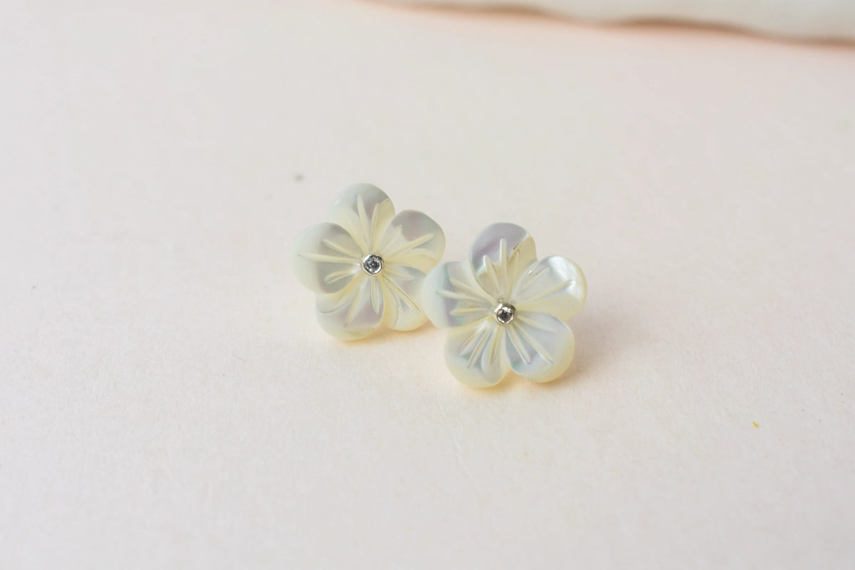 Carved Mother of Pearl Flower Stud Earrings in 925 Silver – Handmade Everyday Jewelry