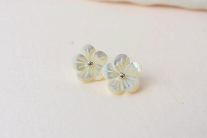 Carved Mother of Pearl Flower Stud Earrings in 925 Silver – Handmade Everyday Jewelry
