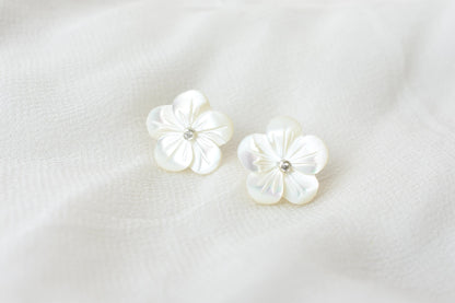 Carved Mother of Pearl Flower Stud Earrings in 925 Silver – Handmade Everyday Jewelry