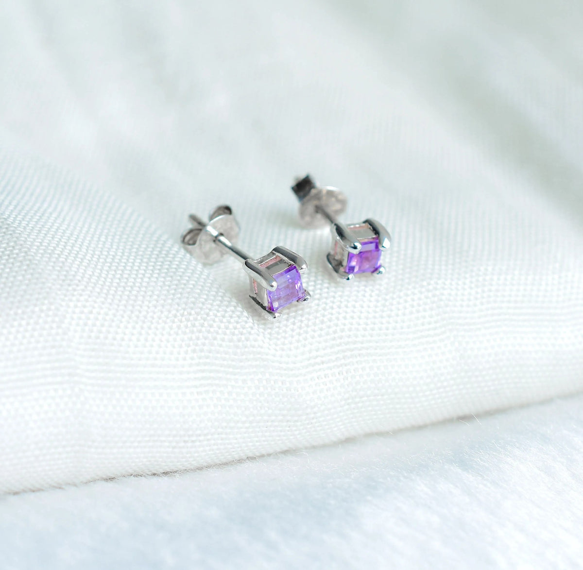 Amethyst Cluster Stud Earrings in 925 Silver – Delicate Everyday Gemstone Jewelry