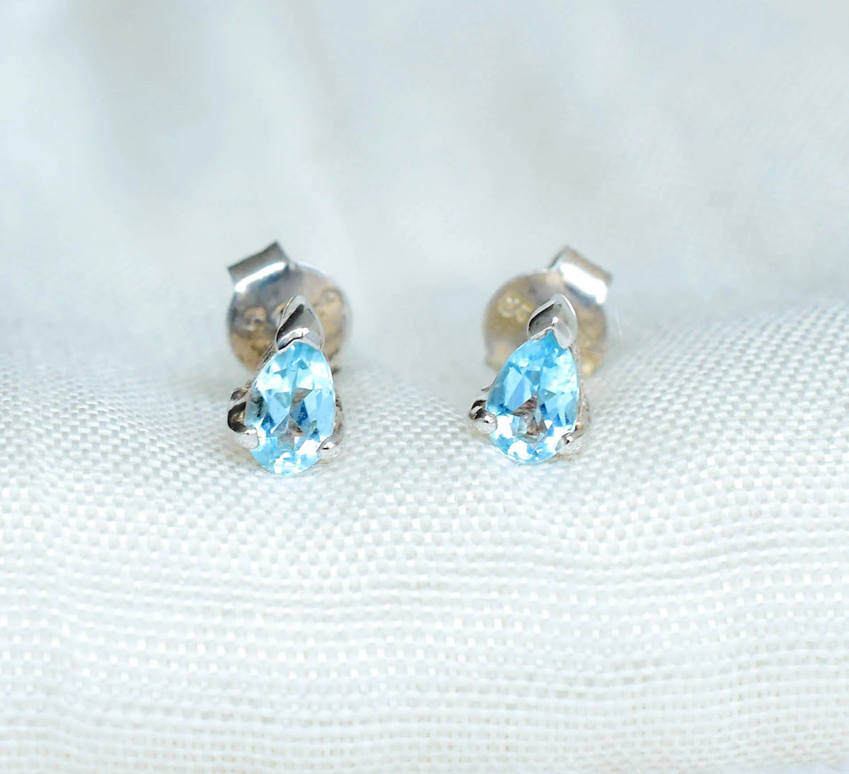 Square-Cut Blue Topaz Stud Earrings in 925 Silver – Everyday Fine Gemstone Jewelry
