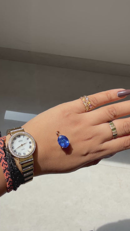 Oval Tanzanite Pendant in 18K Gold - process video